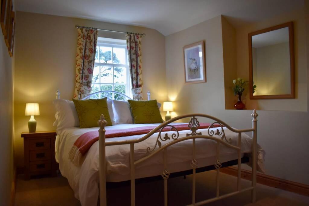 Cross Keys Cottage Holiday Let Bishop's Castle Ngoại thất bức ảnh